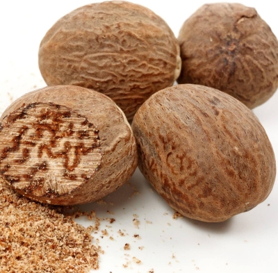 Nuez moscada entera 2 unidades